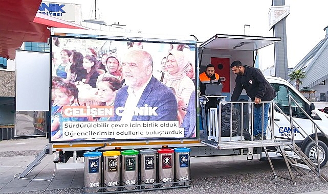 Canik Belediye Başkanı İbrahim Sandıkçı, Canik Mobil Sıfır Atık Aracı'na