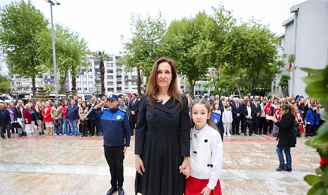 Karşıyaka Belediye Başkanı Yıldız Ünsal, 23 Nisan’da makamını 3. sınıf