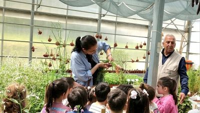 Osmangazi Belediyesi, çocukların toprakla tanışması ve tükettikleri gıdaların üretim sürecini