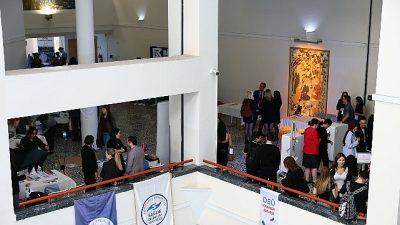 Dokuz Eylül Üniversitesi ev sahipliğinde, DEÜ Diş Hekimliği Fakültesi Kurucu