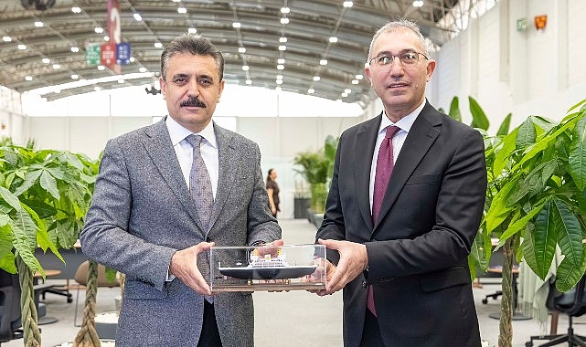 Geçen yıl Dikili Belediye Başkanı Adil Kırgöz’ün girişimleri sonucunda İstanbul