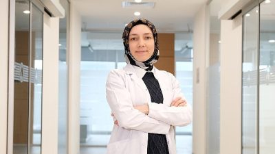 Üsküdar Üniversitesi Diş Hastanesi Periodontoloji Uzmanı Dr. Öğr. Üyesi Kübra