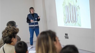 İzmir Büyükşehir Belediyesi’nin “Patili Dostumuz” projesiyle engelli çocuklar ve aileleri,