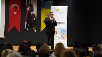 Prof. Dr. Üstün Dökmen, Beylikdüzü’nde aile ve çocuk gelişimi konulu