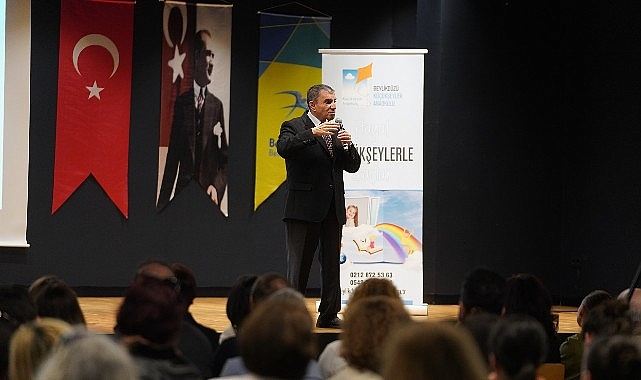 Prof. Dr. Üstün Dökmen, Beylikdüzü’nde aile ve çocuk gelişimi konulu