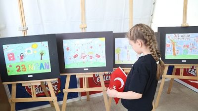 Büyükşehir’in 23 Nisan Şenliği, sanat kurslarının da katılımıyla renklenmeye devam