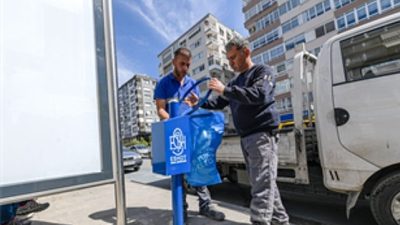 İzmir Büyükşehir Belediyesi ESHOT Genel Müdürlüğü’nün başlattığı uygulamayla otobüs durakları