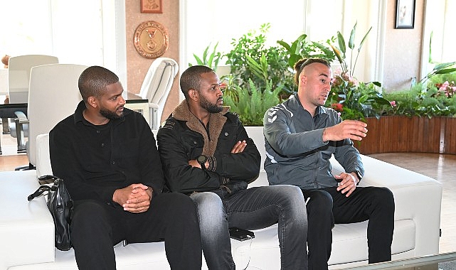 Fransız eski futbolcu Doudou Jacques Faty, Kemer Belediye Başkanı Necati