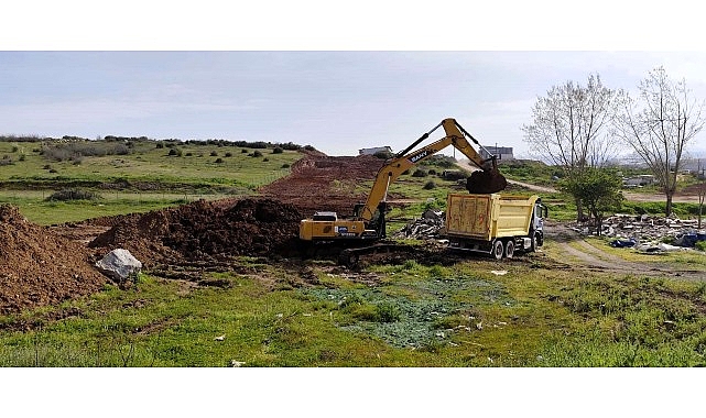 Büyükşehir Belediyesi, vatandaş talepleri ve imar planları doğrultusunda ulaşım yatırımlarını