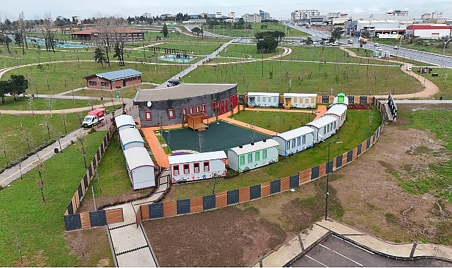 Çocukların güvenli ve eğitici ortamda eğlenerek vakit geçirdiği “Lokomotif Çocuk