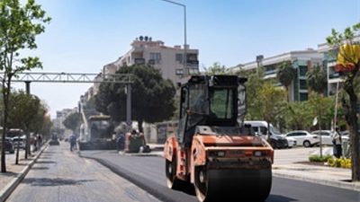 İzmir Büyükşehir Belediyesi Karşıyaka Girne Bulvarı’nda yol yenileme çalışması başlattı.