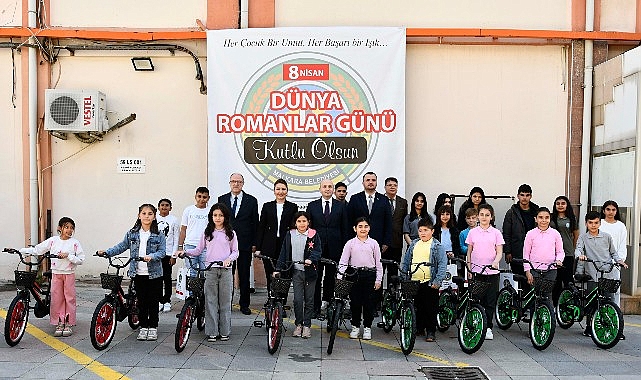 Malkara Belediye Başkanı Nergiz Karaağaçlı Öztürk, 8 Nisan Dünya Romanlar