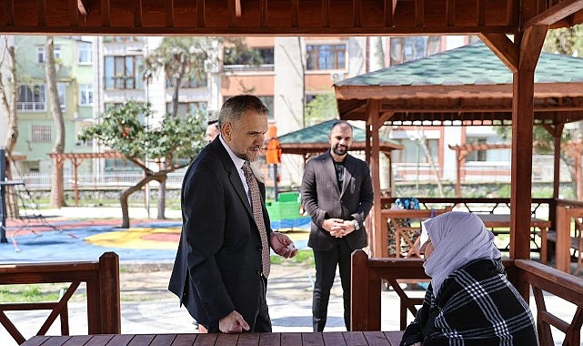 Yenileme çalışmaları hızla devam eden Sabri Akpınar Parkı’nda incelemelerde bulunan