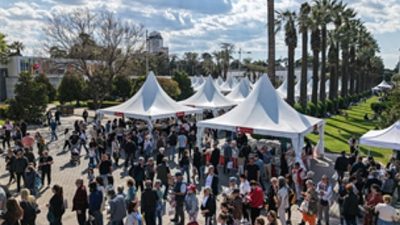 İZKİTAP - 7. İzmir Kitap Fuarı, İzmirlilerin yoğun ilgisiyle devam