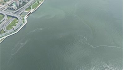 İzmir Büyükşehir Belediyesi tarafından İzmir Körfezi’nde dron desteğiyle yapılan rutin