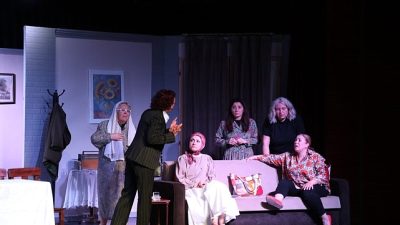 İnegöl Belediyesi Şehir Tiyatrosu’nun 22’nci gösterisi olarak bu sezon repertuarına