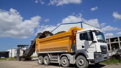 Kahramankazan Belediye Başkanı Selim Çırpanoğlu, ilçe genelinde başlatılan kapsamlı asfalt