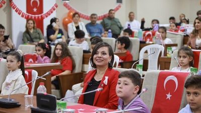 Karabağlar Belediye Başkanı Helil Kınay, 23 Nisan Ulusal Egemenlik ve
