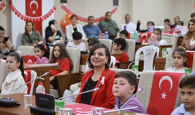 Karabağlar Belediye Başkanı Helil Kınay, 23 Nisan Ulusal Egemenlik ve
