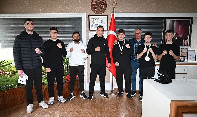 Kemer Belediyesi Kick Boks Takımı sporcuları, Yeşilay Türkiye Kick Boks