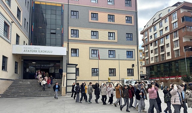 Kocaeli Büyükşehir Belediyesi, afetlere karşı bilinçli ve hazırlıklı bir toplum