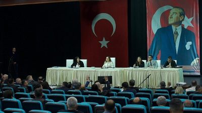 Konak Belediye Meclis toplantısında konuşan Başkan Mutlu, İzmir Esnaf ve