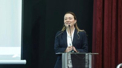 2025 Yılı Faaliyet Raporu’nun kabul edildiği Konak Belediye Meclisi’nde konuşan