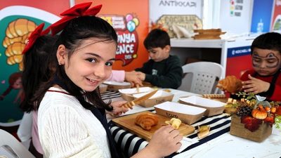 Büyükşehir tarafından Milli İrade Meydanı’nda düzenlenen 23 Nisan Ulusal Egemenlik