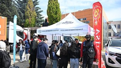 Manisa Büyükşehir Belediyesi, afet bilincinin artırılması amacıyla düzenlenen “Afetlerde İnsan