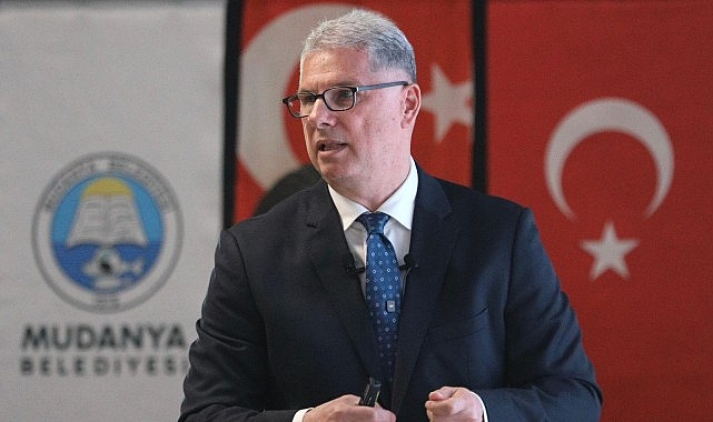 Mudanya Belediye Başkanı Deniz Dalgıç göreve gelişinin ikinci yılında “Başka