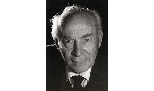 İstanbul Büyükşehir Belediyesi Şehir Tiyatroları, kurucusu, yönetmen, oyuncu ve yapımcı Muhsin