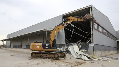 Nilüfer’de kaçak yapılaşmaya yönelik denetimler kapsamında, Yaylacık Mahallesi’nde bulunan 4
