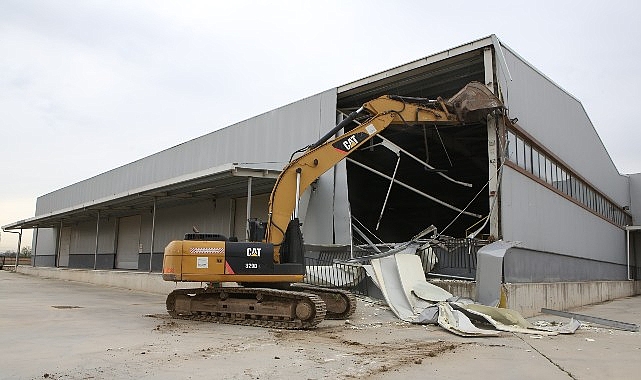 Nilüfer’de kaçak yapılaşmaya yönelik denetimler kapsamında, Yaylacık Mahallesi’nde bulunan 4