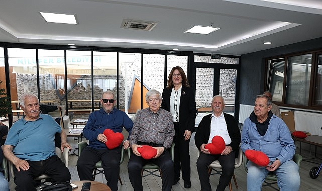 “Kalpten İlmekler İyilik Sahnesinde” projesi kapsamında Nilüferli kadınların hazırladığı el