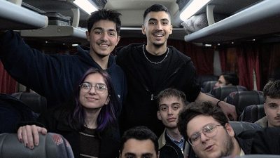 Maltepe Belediye Başkanı Esin Köymen, öğrencilerden gelen talepler üzerine Çanakkale