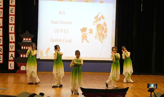 Türkiye’de bir ilke imza atarak öğrencilerine ikinci yabancı dil eğitimi