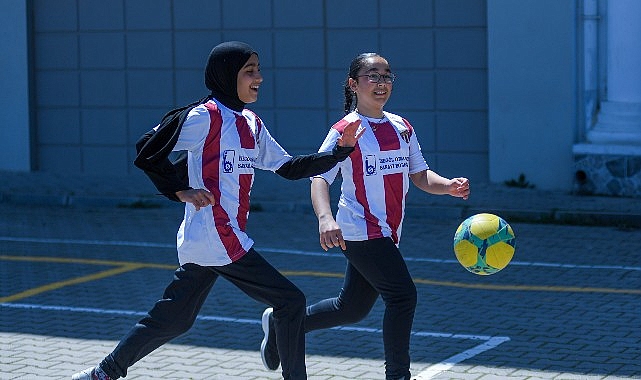 İnegölspor’un başlattığı “Bir Çocuğun Mutluluğu Dünyaya Bedel” kampanyası kapsamında Organize