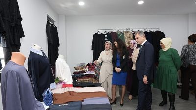 Osmangazi Belediyesi’nin OSMEK kurslarında eğitim alan kadınların yıl boyunca hazırladığı