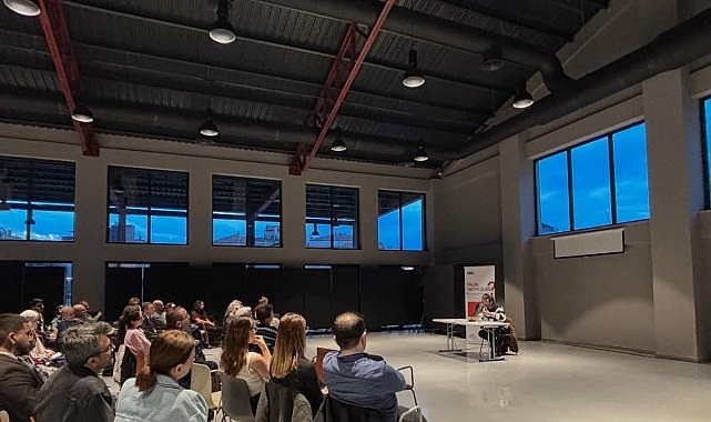 Nilüfer Belediyesi tarafından düzenlenen “Nasıl Yapmışlar?” söyleşilerinde İngiliz sosyolog Richard