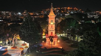 Kocaeli Büyükşehir Belediyesi, İzmit Saat Kulesi’nde yürüttüğü restorasyon çalışmalarının tamamlanmasının