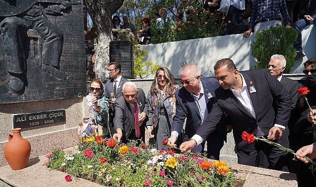 Türk Halk Müziği’nin usta isimlerinden Ali Ekber Çiçek, vefatının 20.