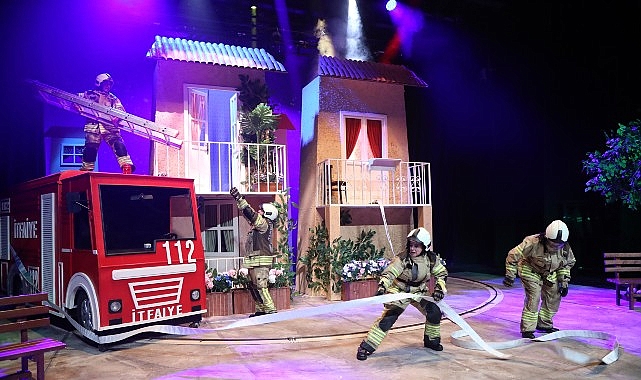 İstanbul Büyükşehir Belediyesi Şehir Tiyatroları, Çimen Turunç Baturalp’in yazıp yönettiği “İtfaiyecinin Sırrı” adlı