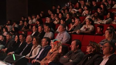 İstanbul Büyükşehir Belediyesi Şehir Tiyatroları, Çimen Turunç Baturalp’in yazıp yönettiği kahraman