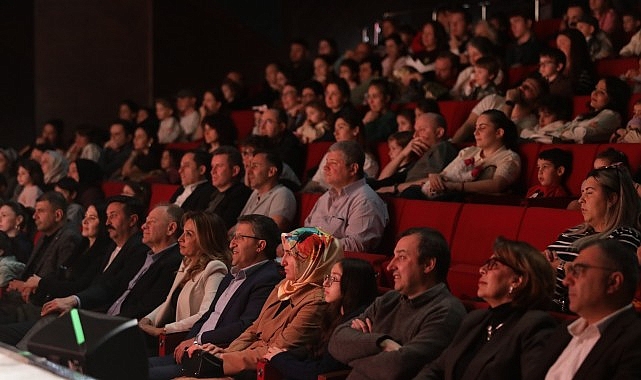 İstanbul Büyükşehir Belediyesi Şehir Tiyatroları, Çimen Turunç Baturalp’in yazıp yönettiği kahraman