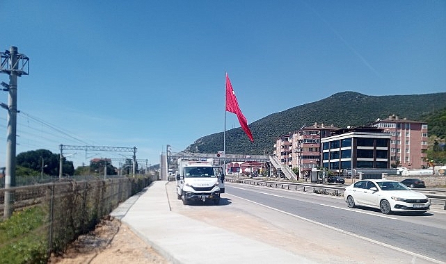 Kocaeli Büyükşehir Belediyesi, kent genelinde trafiği rahatlatma projelerine bir yenisini