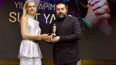 Televizyon projeleriyle adından sıkça söz ettiren Suat Yanç, başarılarına bir