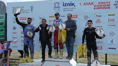 Türkiye Süper Enduro Şampiyonası'nda sezonun açılış yarışları, İznik’te yapıldı.