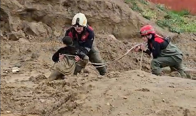 İzmir’in Torbalı ilçesinde dün etkili olan sağanak yağış sonrası balçığa