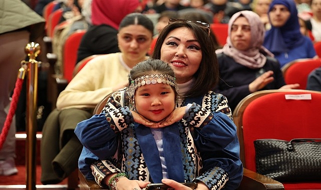 Kazak kültürünün eşsiz tınılarını ve Türk ruhunu sahneye taşıyan Alatau