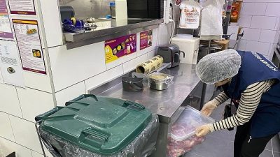 Kemer Belediyesi Zabıta Müdürlüğü ekipleri, ilçe genelindeki restoran ve kafelerde